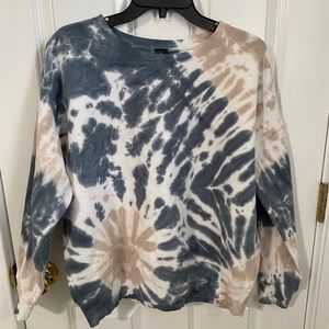 Very cute and comfortable tie-die sweatshirt!